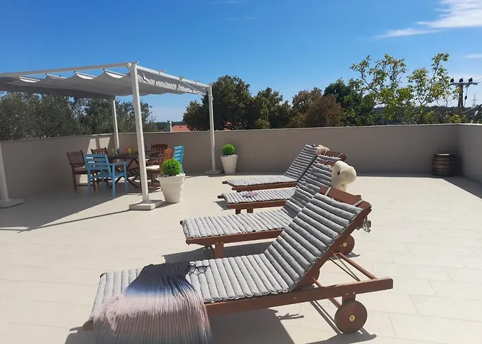 Mel&stef With Swimming Pool Ideal For Family Vacation شقة *