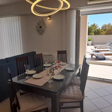 Mel&stef, Charming House, With Private Swimming Pool Ideal For Family Vacation * Pula