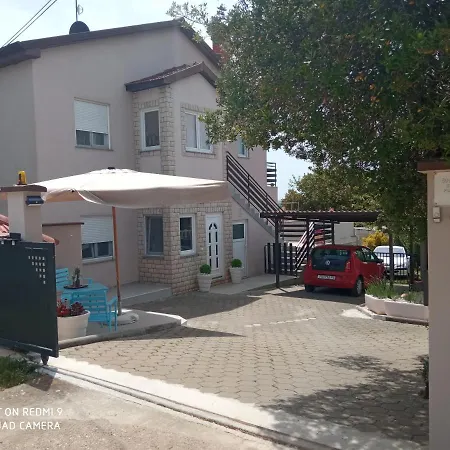 Apartment Mel&stef, Charming House, With Private Swimming Pool Ideal For Family Vacation Pula
