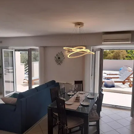 Mel&stef, Charming House, With Private Swimming Pool Ideal For Family Vacation