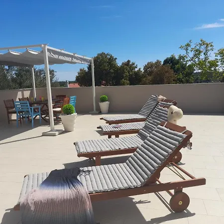 Mel&stef, Charming House, With Private Swimming Pool Ideal For Family Vacation Apartment *
