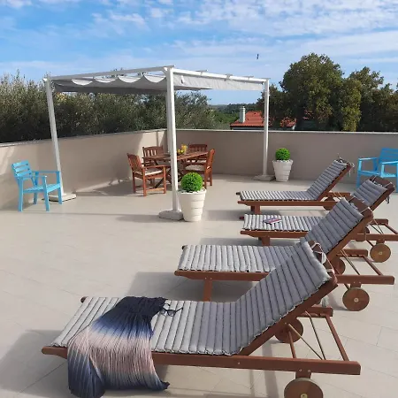 Apartment Mel&stef, Charming House, With Private Swimming Pool Ideal For Family Vacation Pula