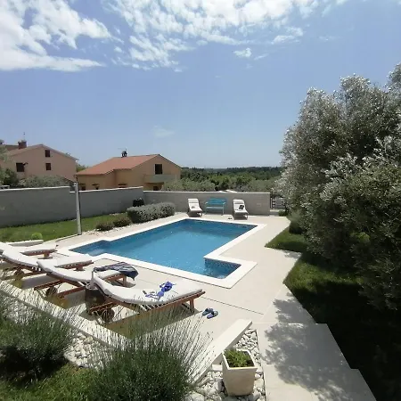 Mel&stef, Charming House, With Private Swimming Pool Ideal For Family Vacation