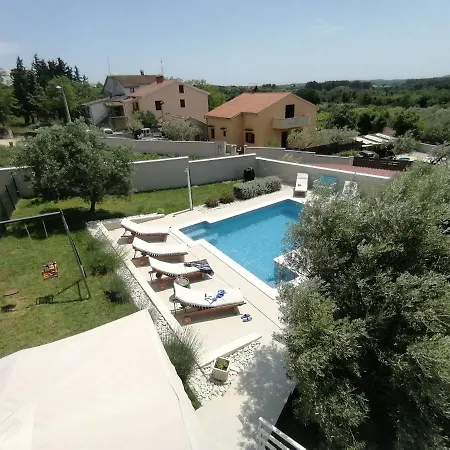Mel&stef, Charming House, With Private Swimming Pool Ideal For Family Vacation * Pula