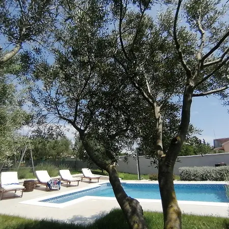 Apartment Mel&stef, Charming House, With Private Swimming Pool Ideal For Family Vacation *