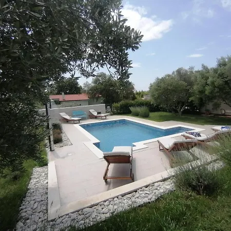 Apartment Mel&stef, Charming House, With Private Swimming Pool Ideal For Family Vacation *