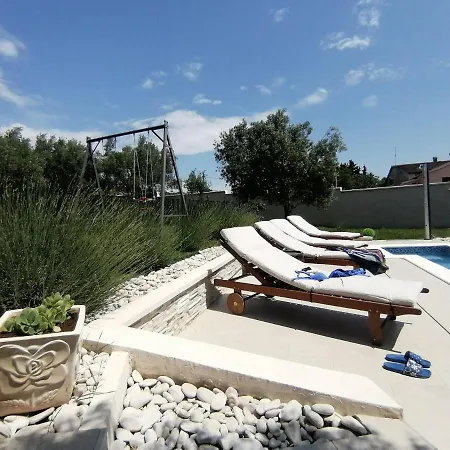 Mel&stef, Charming House, With Private Swimming Pool Ideal For Family Vacation * Pula