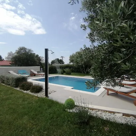 Apartment Mel&stef, Charming House, With Private Swimming Pool Ideal For Family Vacation *