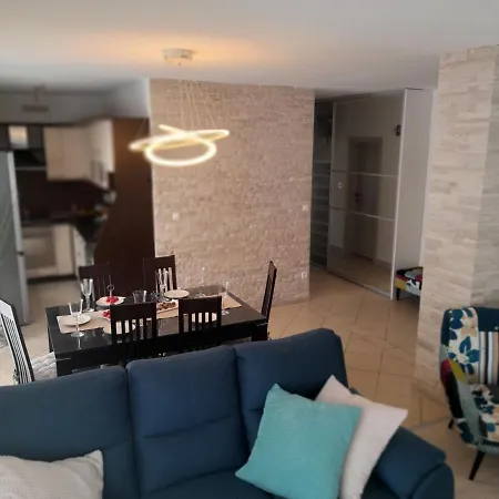 Mel&stef With Swimming Pool Ideal For Family Vacation Apartament Pula