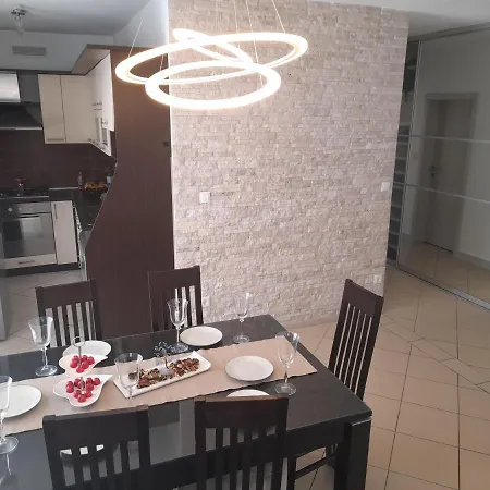 Mel&stef With Swimming Pool Ideal For Family Vacation Apartament Pula