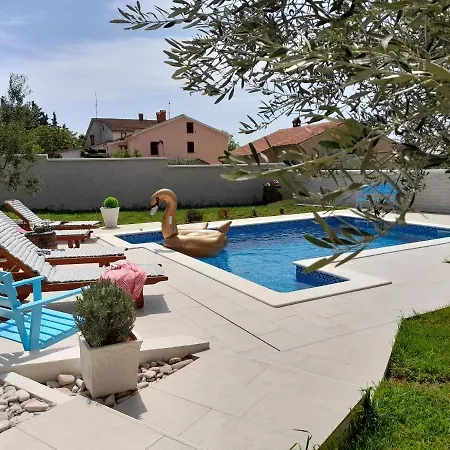 Mel&stef, Charming House, With Private Swimming Pool Ideal For Family Vacation Apartment *
