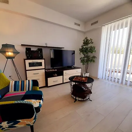 Apartament Mel&stef With Swimming Pool Ideal For Family Vacation *