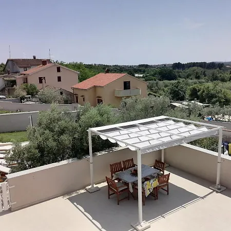 Mel&stef With Swimming Pool Ideal For Family Vacation Apartament Pula
