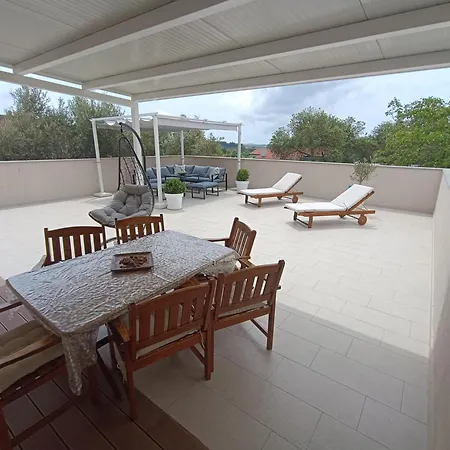 Mel&stef With Swimming Pool Ideal For Family Vacation Apartament